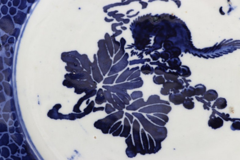 藍九谷 古伊万里 染付 葡萄栗鼠文 皿1670〜1700年代 工芸品